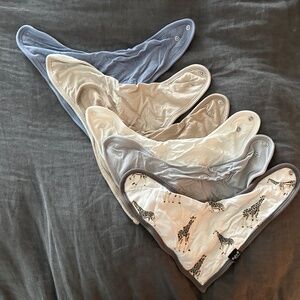Bundle x6 pack of kyte baby bibs